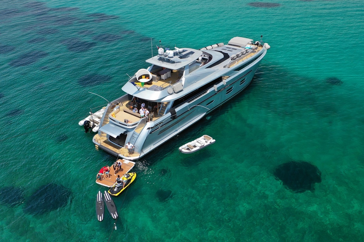 Luxury Motor Yacht Charter